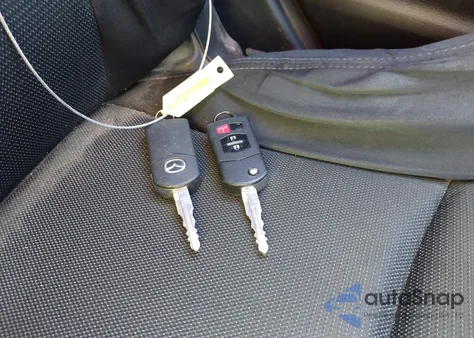 2010 Mazda Mazda3 S Sport z USA, uszkodzony, nr VIN JM1BL1S58A1303473